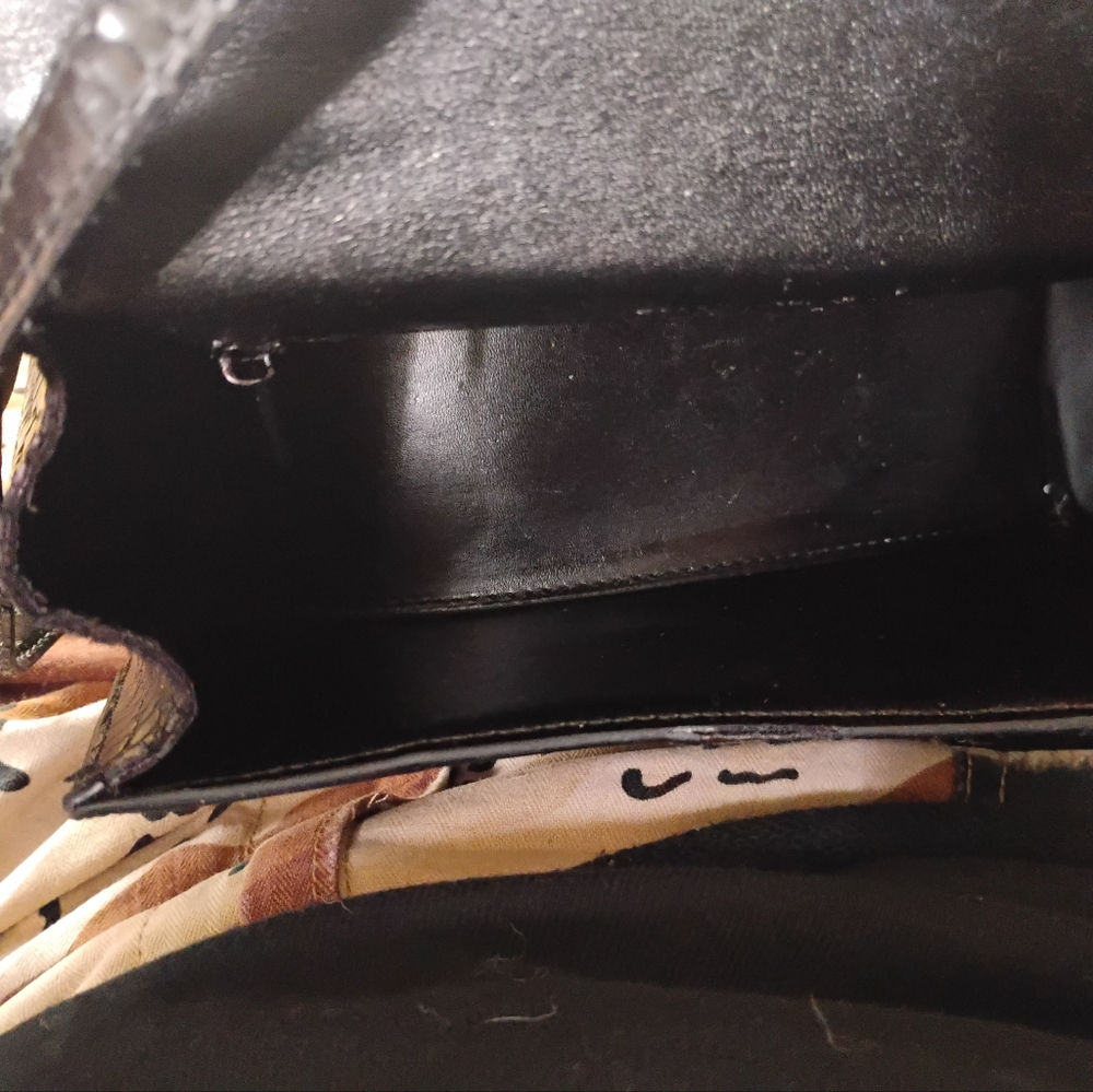 Black Crocodile-Embossed Handbag - Picture 3 of 8